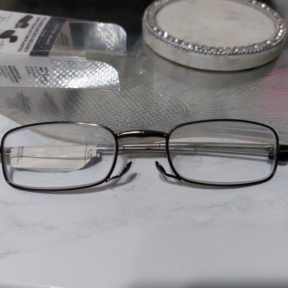 Foster Grant MicroVision Compact Reading Glasses 1.25 Power - Picture 10 of 13